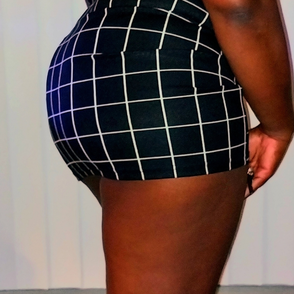 Plaid Blk and White Skirt Size S/M